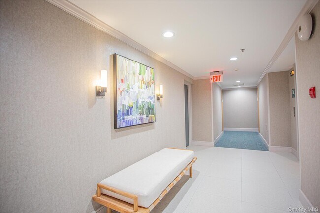 Foto del edificio - 230 W Broadway