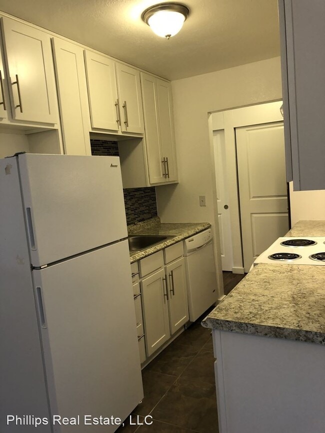 Building Photo - 421 Bellevue Ave E