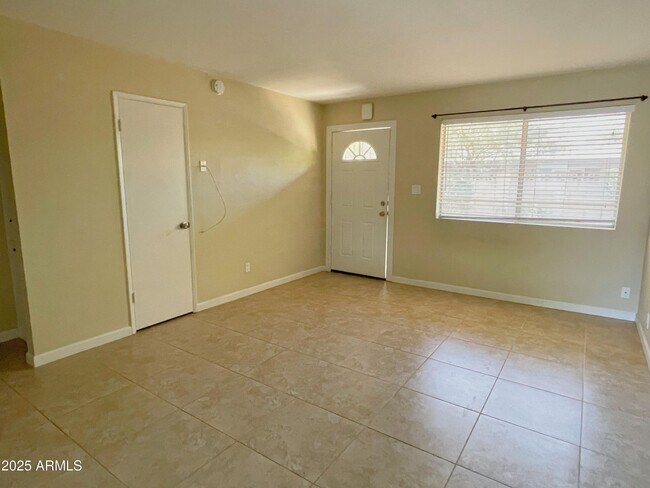 Foto del edificio - 3646 E Montecito Ave