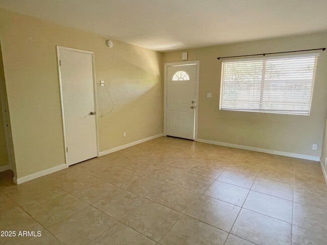 Building Photo - 3646 E Montecito Ave