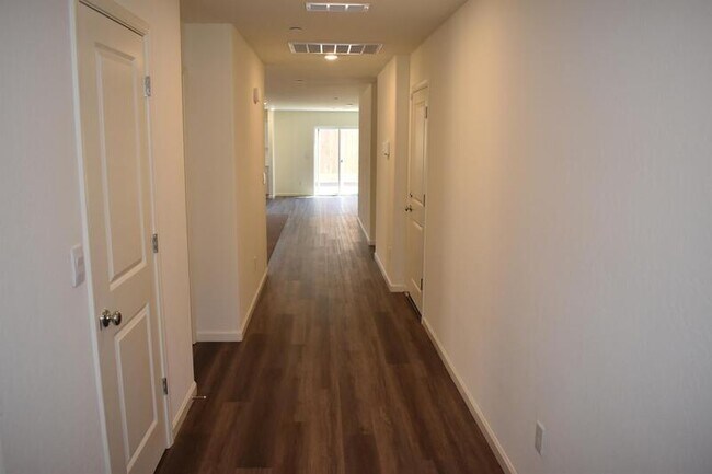 Building Photo - 1318 Eagle Ridge Court