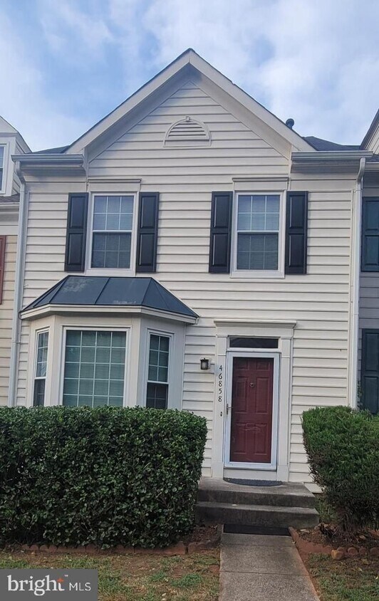 Primary Photo - Great Location for schools, shopping and d...