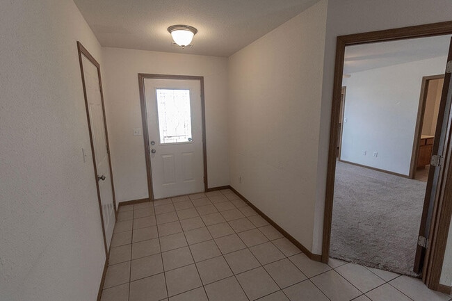 Foto del edificio - 1610 Typhoon Dr