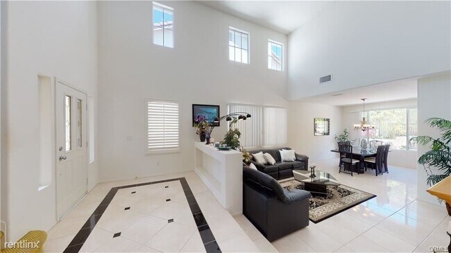 Building Photo - 4 br, 3 bath House - 27676 Blossom Hill Rd