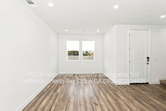 Building Photo - 259 Gambrel Cir