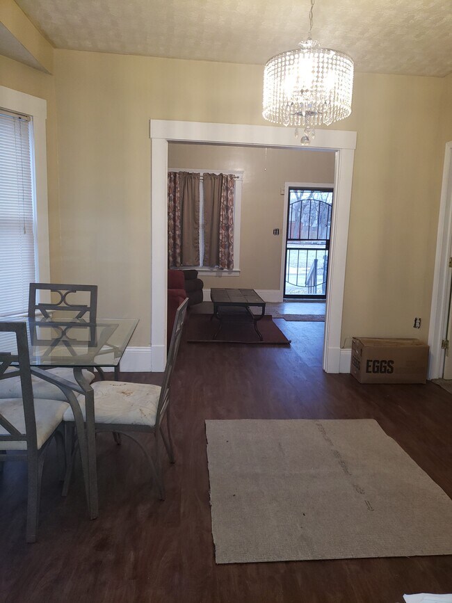 Foto del edificio - 3652 E 63rd St