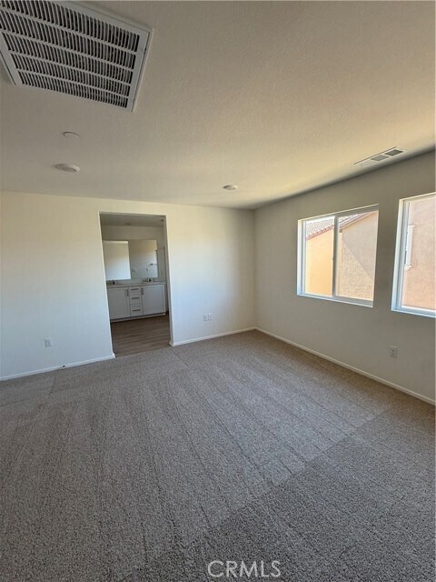 Foto del edificio - 14001 Carina St