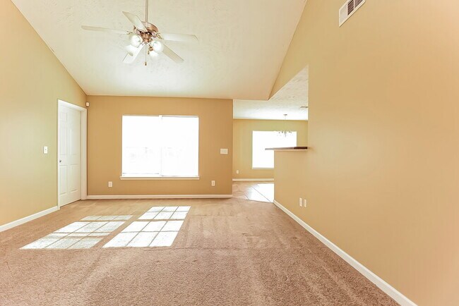 Building Photo - 308 Sarna Dr