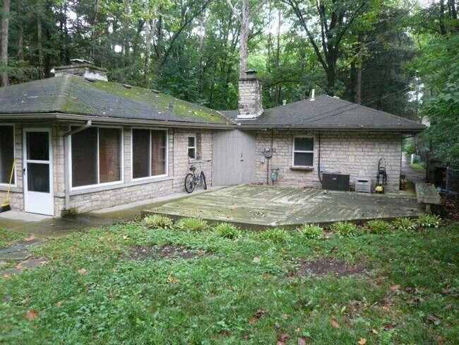 Building Photo - 270 Tucker Dr
