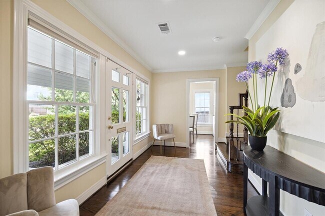 Foto del edificio - 2927 Robinhood St