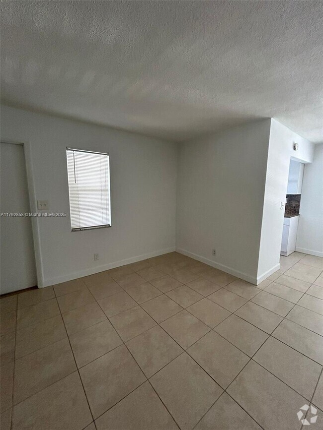 Building Photo - 2435 Van Buren St