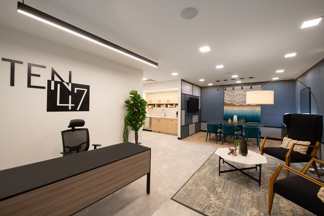 Photo - 1047 Commonwealth Avenue Apartments