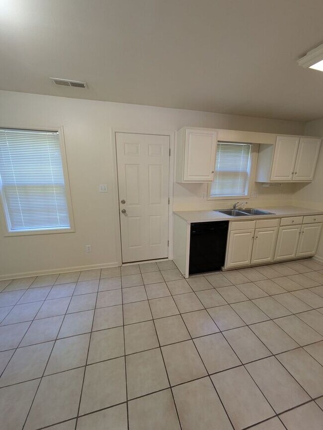Foto del edificio - 2BD/2.5BA Unit at Water Oaks!