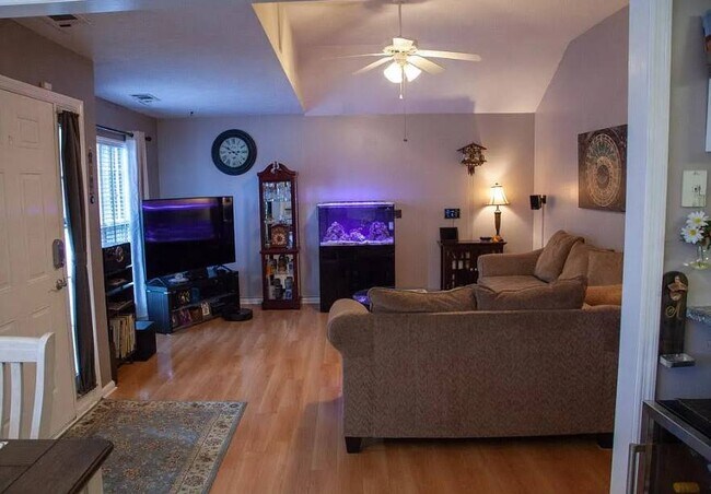 Foto del edificio - 97 Cape Fox Cir