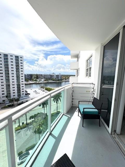Foto del edificio - 3001 S Ocean Dr