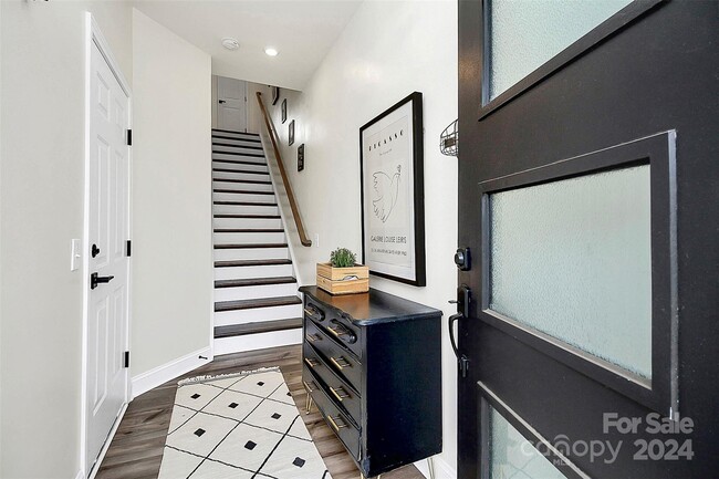 Entrance - 326 Simeon Dr
