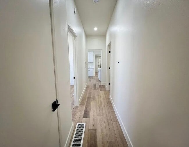 Building Photo - Beautiful Newly Remodeled 3 bedroom
