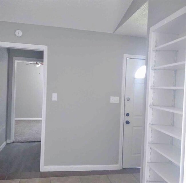 Building Photo - 5615 Jacaranda Dr