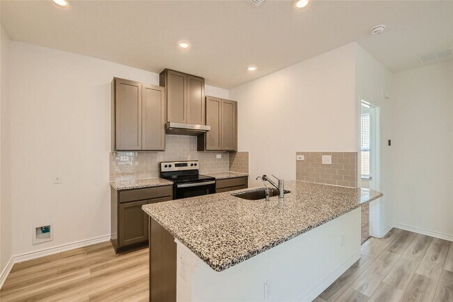 Foto del edificio - 4 Bedrooms located off Hwy 90W and Grosenb...