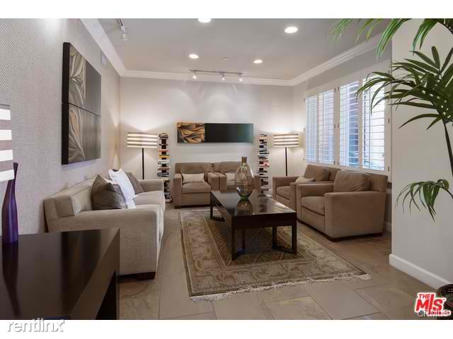 Building Photo - 5721 S Crescent Park