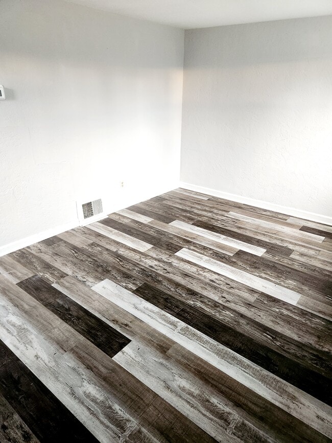 Photo - 1128 Shadycrest Dr House