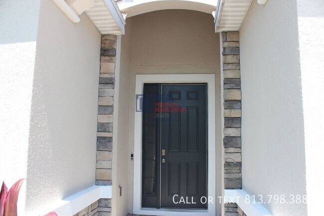 Foto del edificio - 33163 Sand Creek Dr