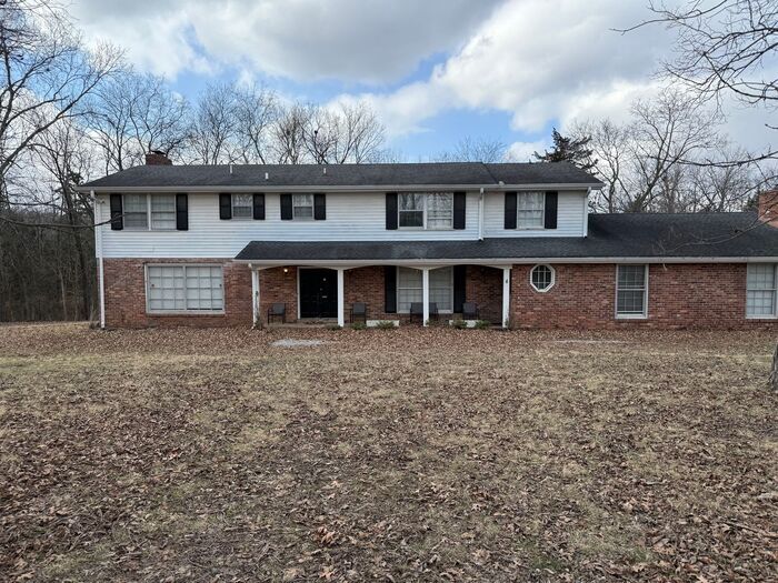 Primary Photo - Massive 12 Bedroom House in Madison