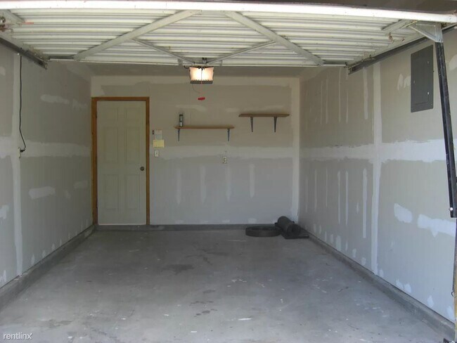Building Photo - 3 br, 2 bath House - 4884 Turquoise Dr NE