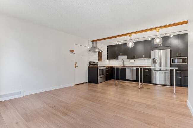 Building Photo - 850 W Moorhead Cir