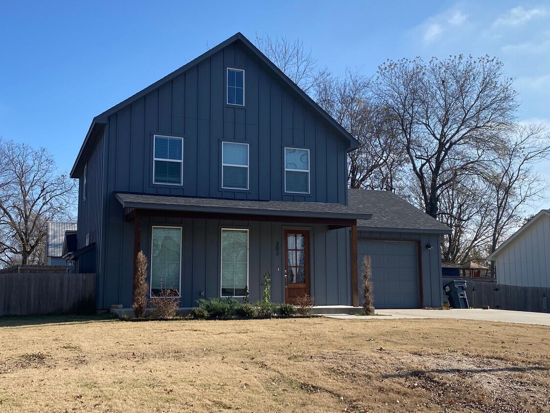 Foto principal - Stunning 3 bed 2.5 bath for rent in Coweta!!