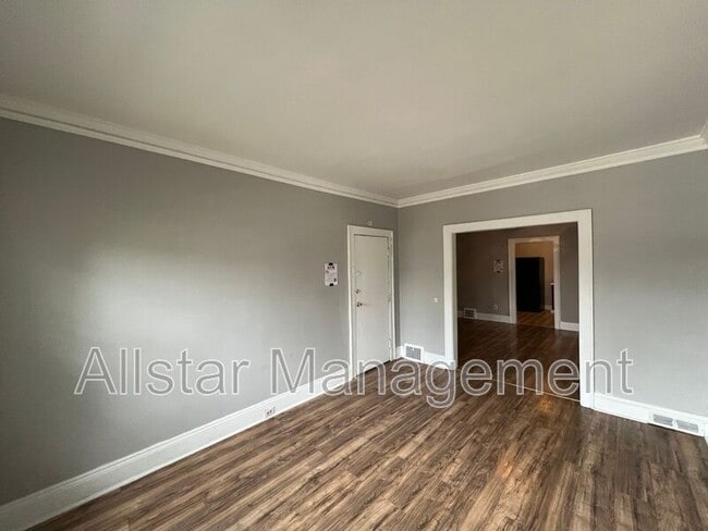 Building Photo - 3628 E 142nd St