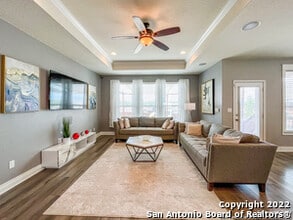 Building Photo - 7427 Valle Msn