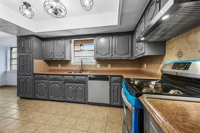 Foto del edificio - 1005 Pine Tree Ln
