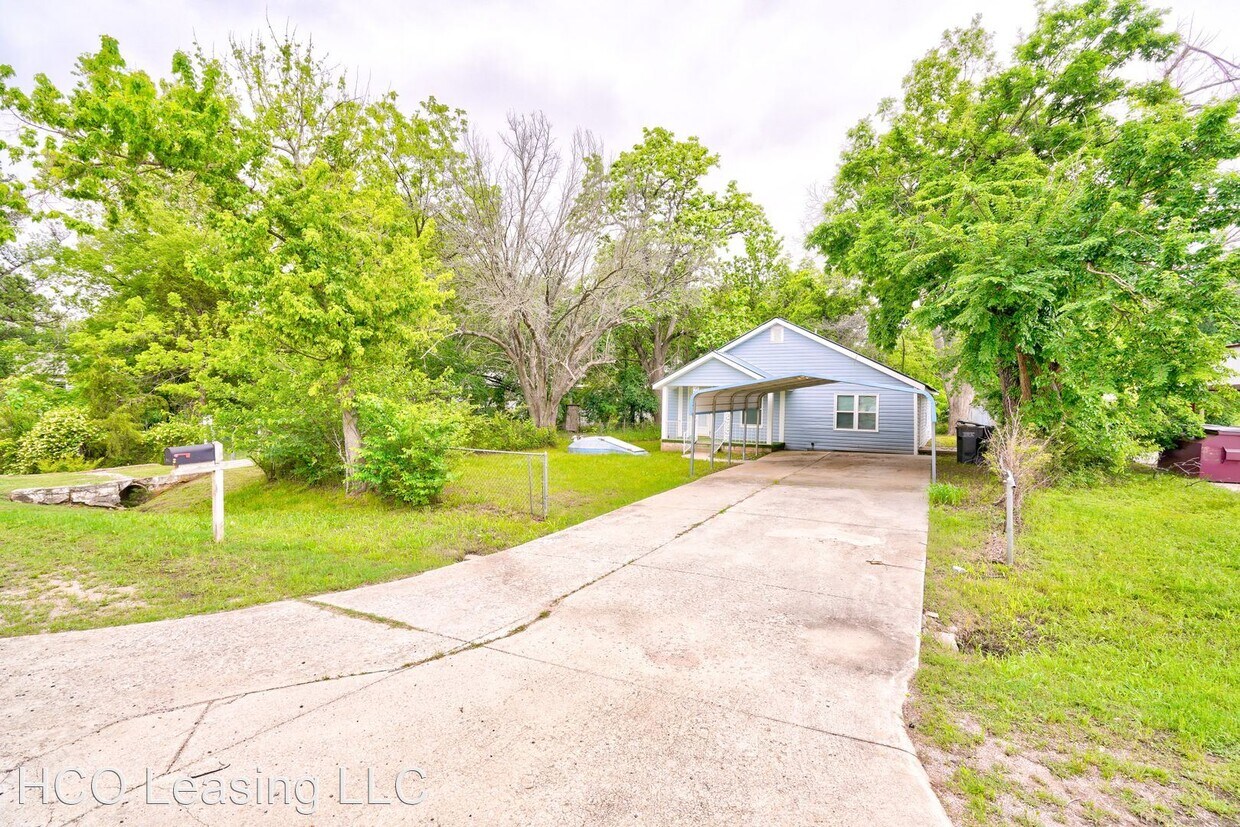 Primary Photo - 3 br, 1 bath House - 1012 W Broadway St