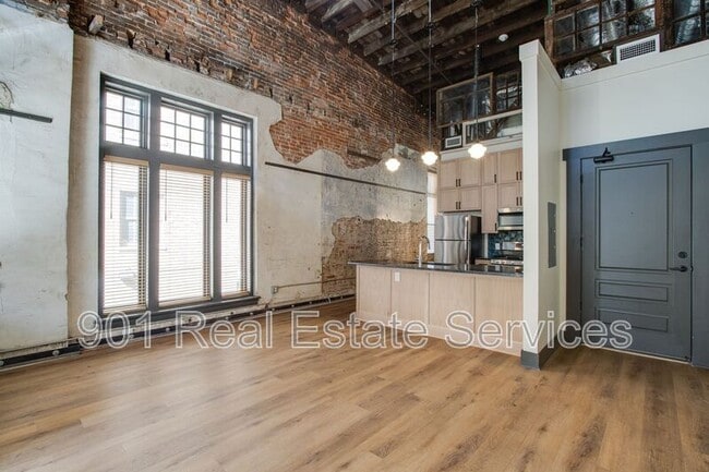 Building Photo - 124 Monroe Ave