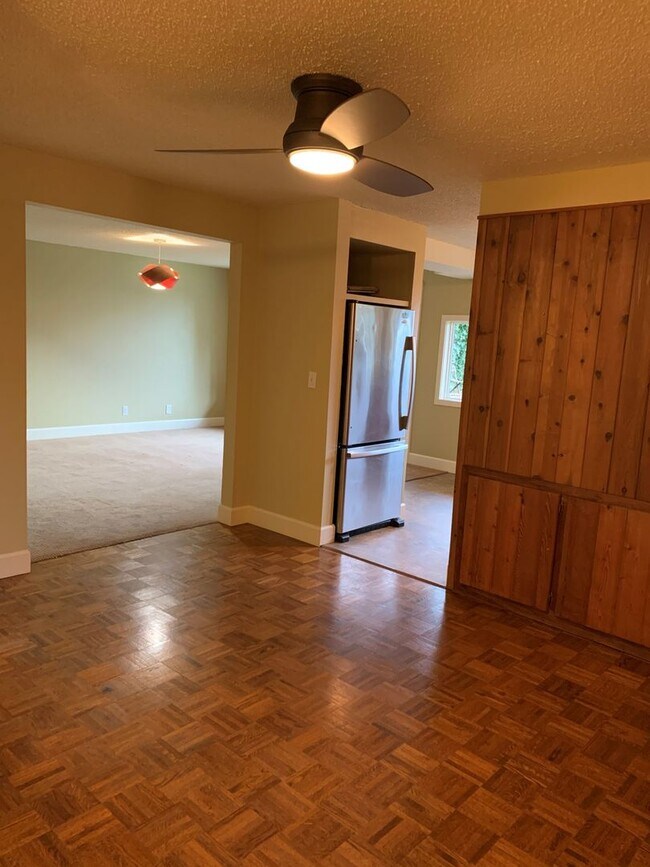 Foto del edificio - 1735 McLean Blvd