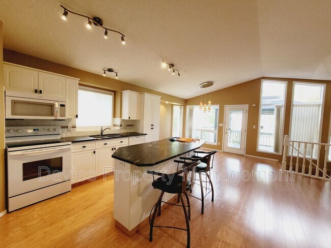 Building Photo - 9976-9178 178 Ave NW