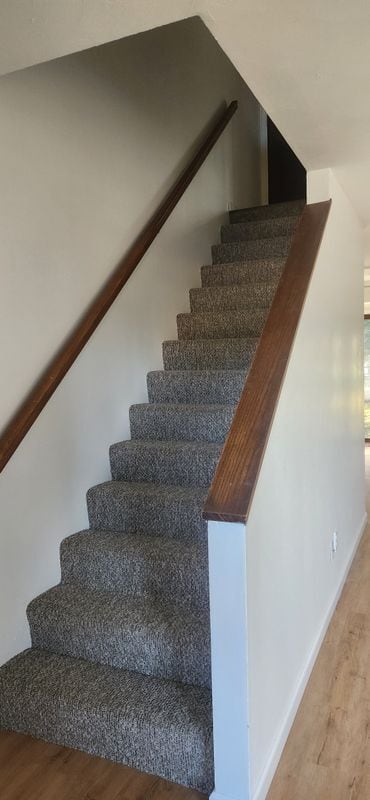 Building Photo - 326 E 2nd St