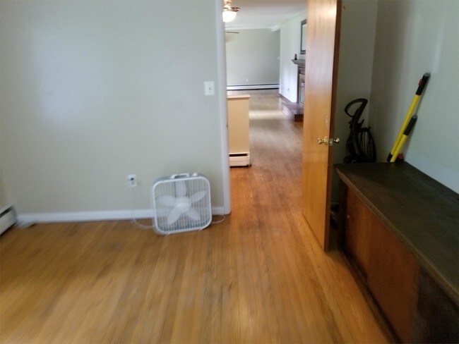 Building Photo - 1507 Riverside Dr