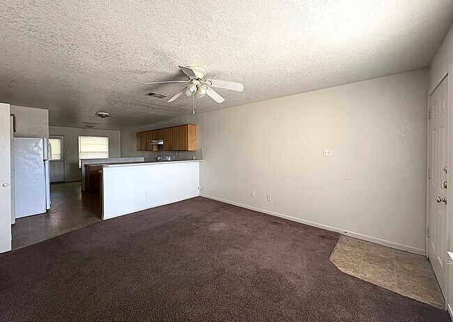 Building Photo - 2111 Jennifer Dr