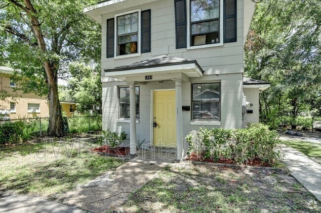 Building Photo - 1491 W 5th St