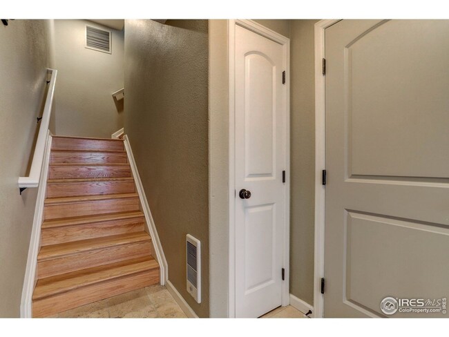Building Photo - Attached 3 car garage!  Immaculate Corner ...