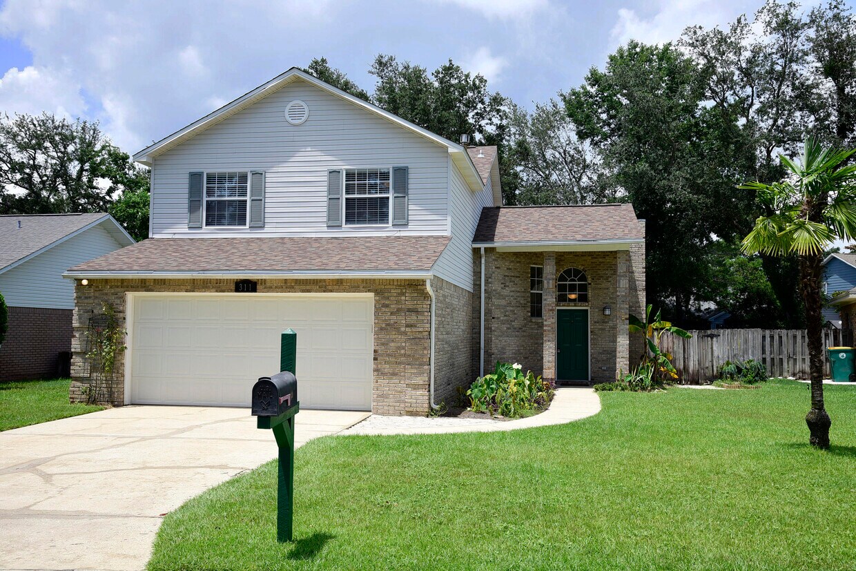 Foto principal - 311 Parkwood Pl