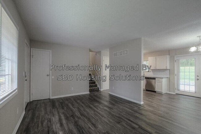 Building Photo - 4811 N Wallace Ave