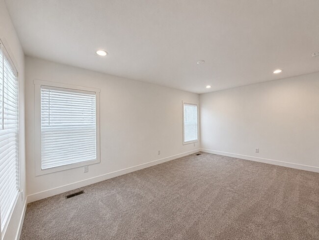 Foto del edificio - 2060 N Center St