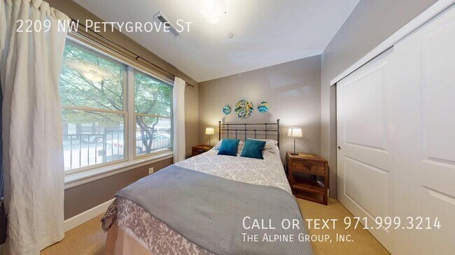 Foto del edificio - 2209 NW Pettygrove St