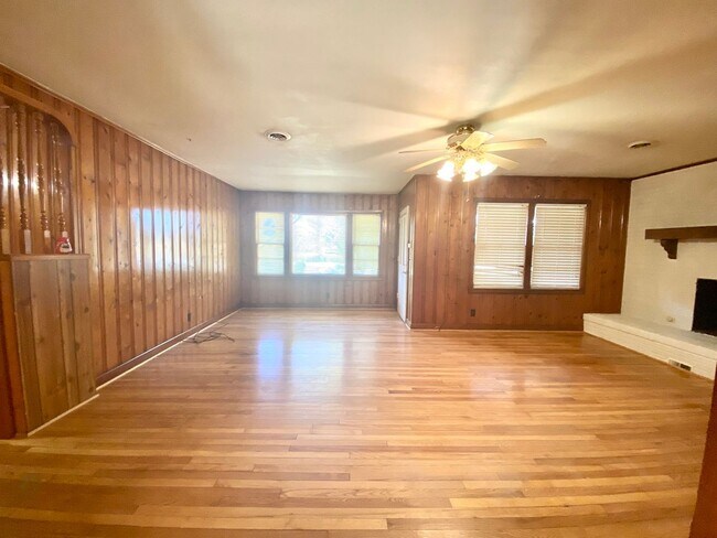Foto del edificio - Jacksonville Farmhouse for Rent!