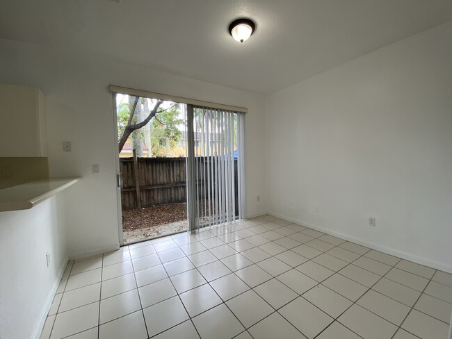 Foto del edificio - 1414 SE 26th Ct