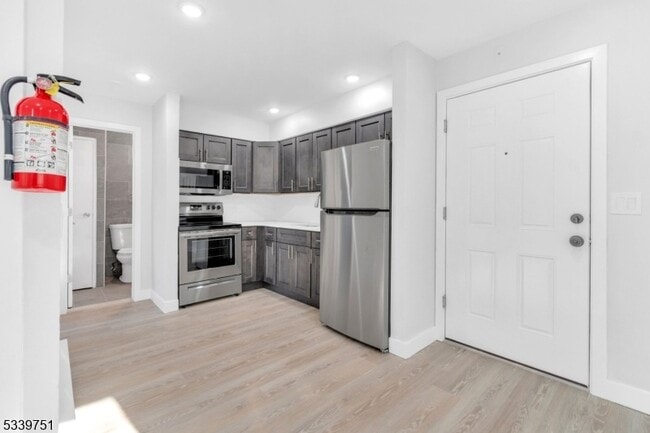 Photo - 557 S Broad St Apartment