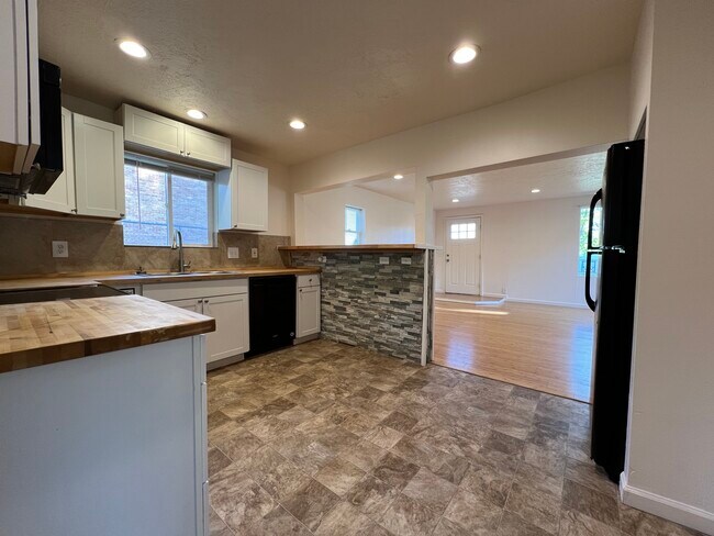 Kitchen - 81 E 3rd S